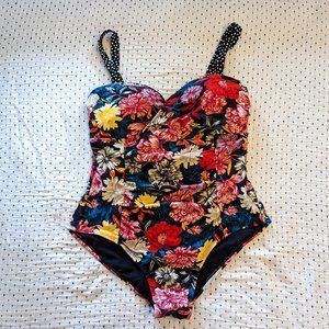Cute floral one-piece swimsuit